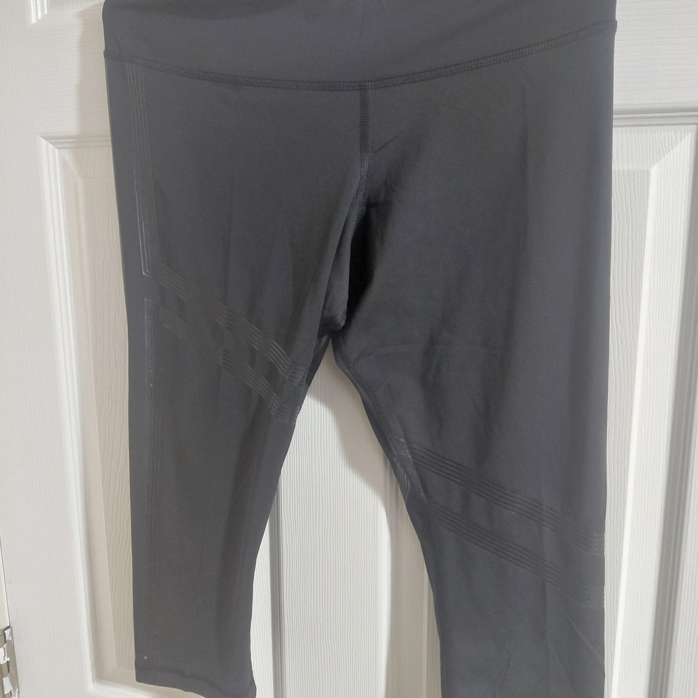 Reebok Black Cropped Leggings